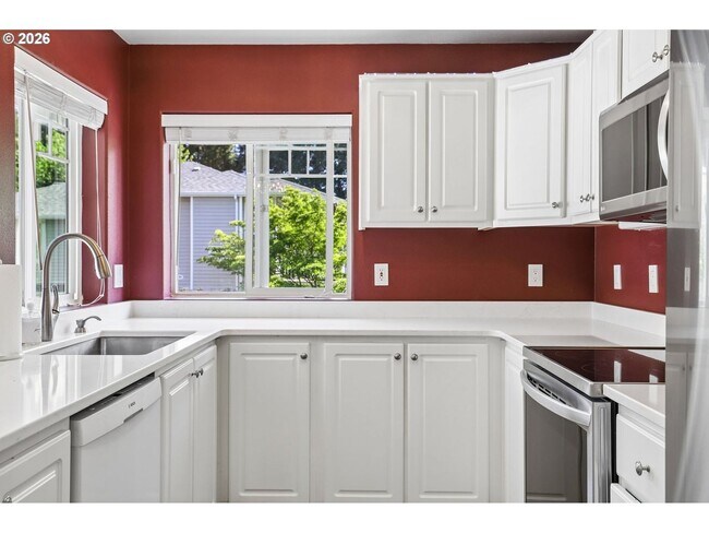 Building Photo - Updated Beaverton Condo with Garage, Balcony & Quartz Counters Near Nike and Intel