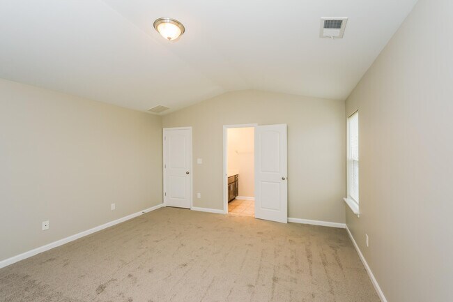 Building Photo - 2500 Guildhall Ln