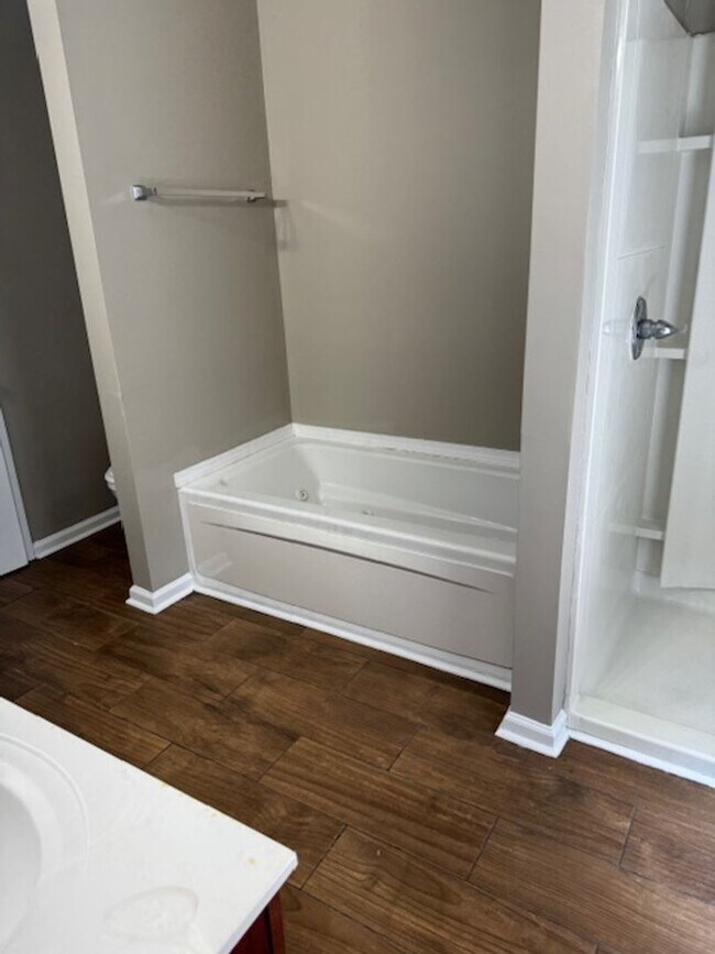 Building Photo - Renovated 3 Bedroom 2 Bath Home for Rent w...