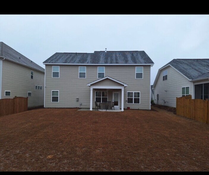 Building Photo - 317 Underhill Dr