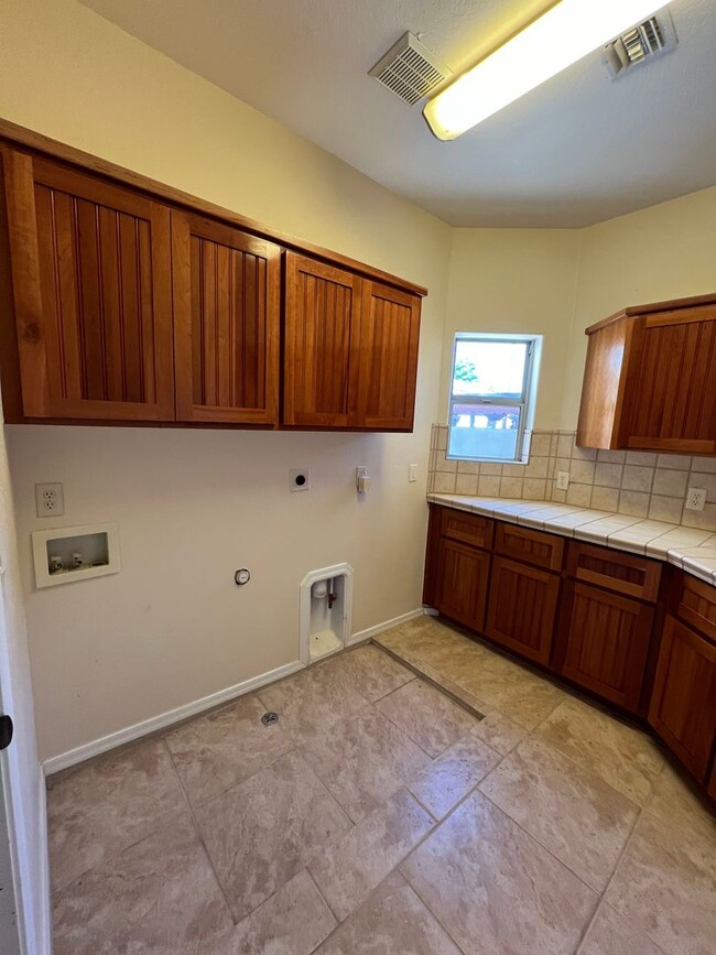 Building Photo - 3 BEDROOM IN LA QUINTA!