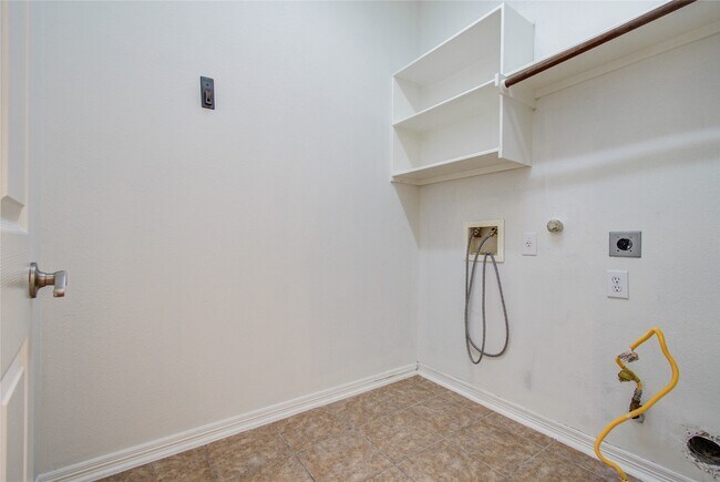 Building Photo - 10714 Barker Lake