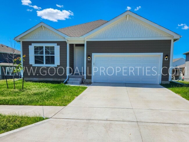 Building Photo - 4 Bedroom 3 Bath Ranch Finished Basement i...