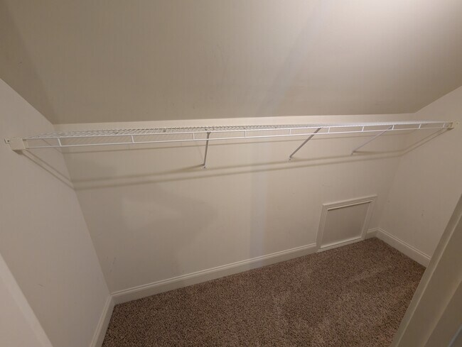 Building Photo - 903 Tanager Pl