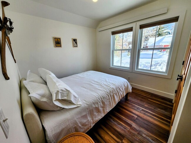 Building Photo - Accessory dwelling on the creek!