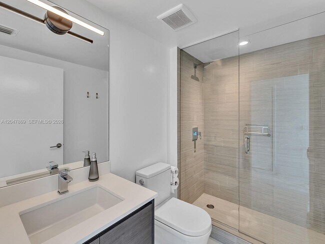 Building Photo - 300 Sunny Isles Blvd