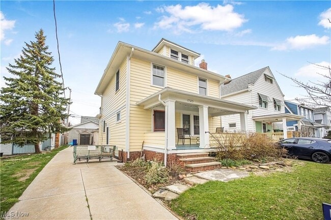 Building Photo - 17525 Crestland Rd