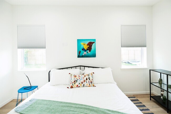 Building Photo - 4303 Chester St