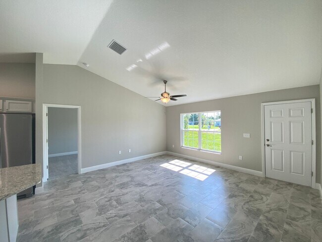 Building Photo - Desirable SW Ocala Neighborhood 4/2/2 *WON...