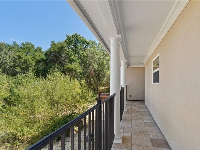 Building Photo - 910 Villa Chanticleer Rd