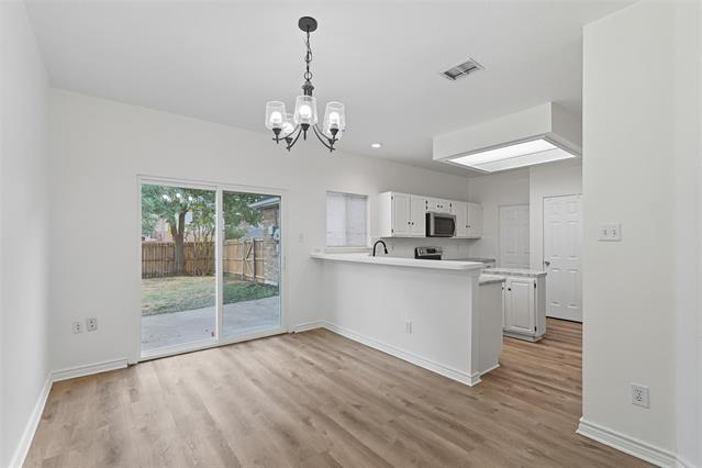 Building Photo - 2313 Loretta Ln