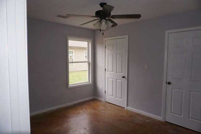 Building Photo - 314 SW 3rd St