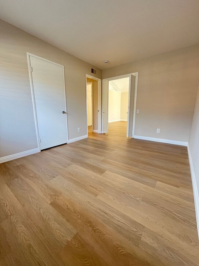 Building Photo - RECENTLY REFURBISHED  SINGLE STORY HOUSE W...