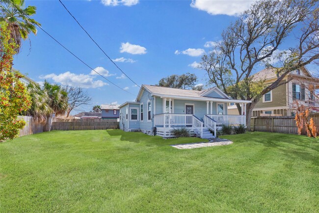 Building Photo - 5801 Avenue S 1/2