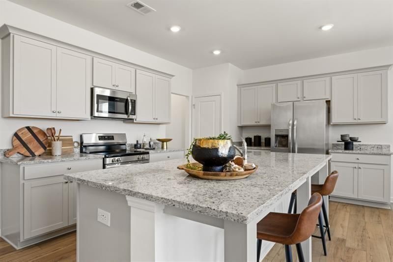 Building Photo - 2775 Lou Lou Ln