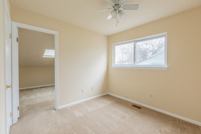 Building Photo - 11 Overlook Ct