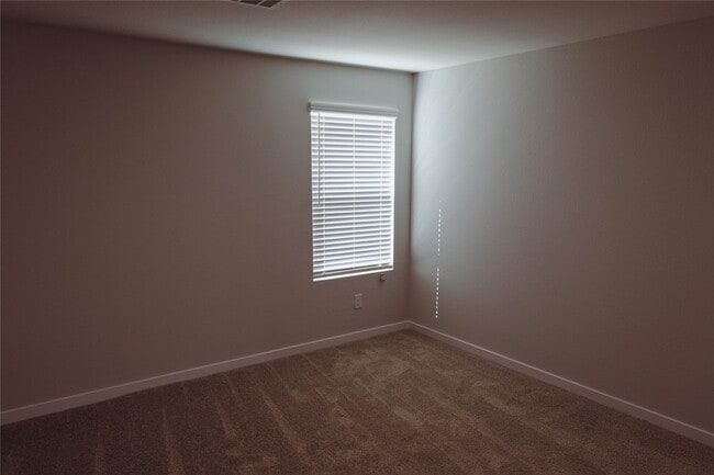 Building Photo - 211 Forest W St