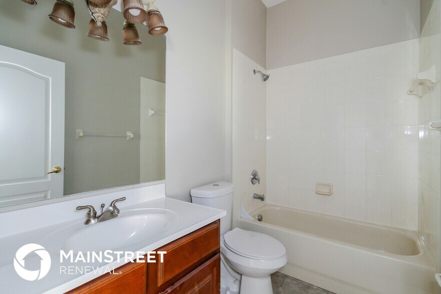 Building Photo - 2208 Tarragon Ln