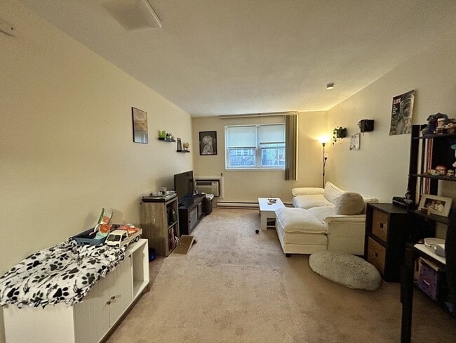 Building Photo - 720 Bennington St