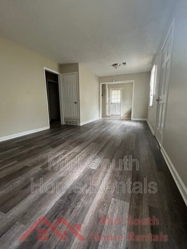 Building Photo - 3111 Harvester Ln
