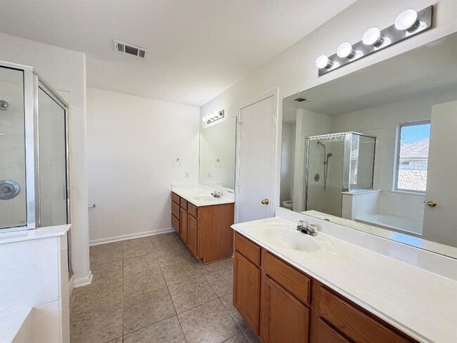 Building Photo - 1913 Overland Dr