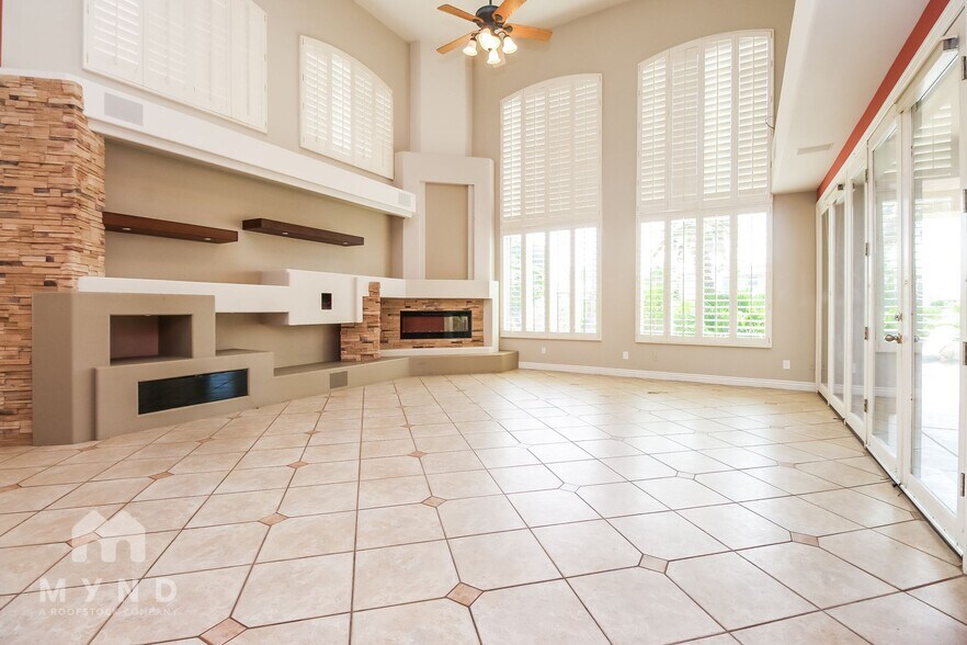 Building Photo - 1501 E Treasure Cove Dr