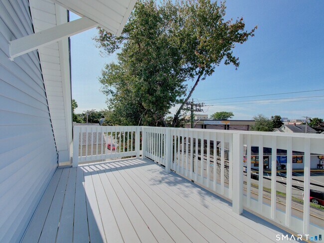 Building Photo - 16 Benham Rd