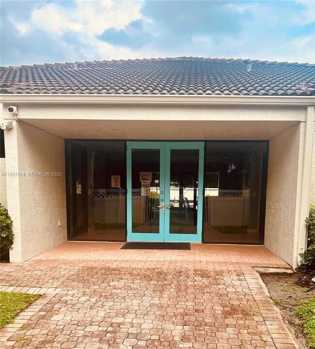 Building Photo - 3100 W Rolling Hills Cir