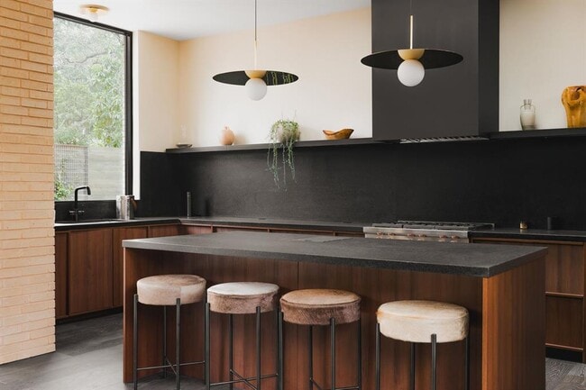 Building Photo - 2407 W 10th St