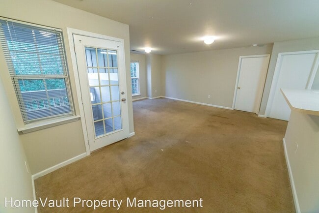 Building Photo - 9811 Campus Walk Ln