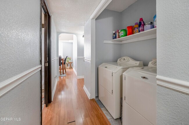 Building Photo - 12732 Tierra Salas Dr