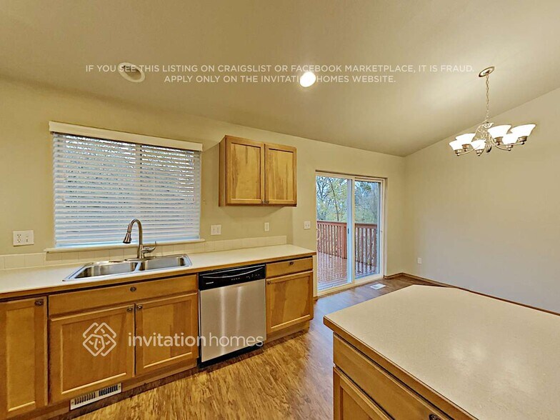 Building Photo - 2701 59th Ave NE