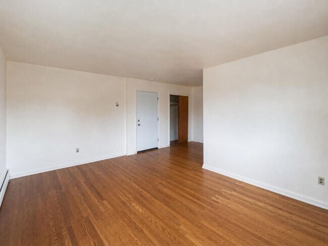 Building Photo - 201 Blunston Ave