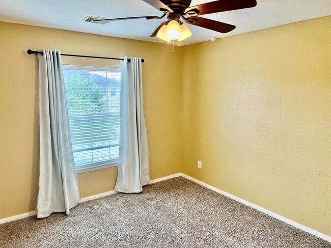 Building Photo - 25106 Hazel Ranch Dr