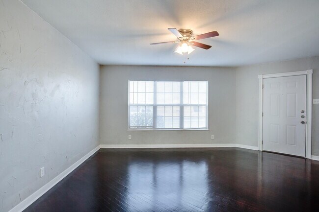 Building Photo - 3411 33rd St
