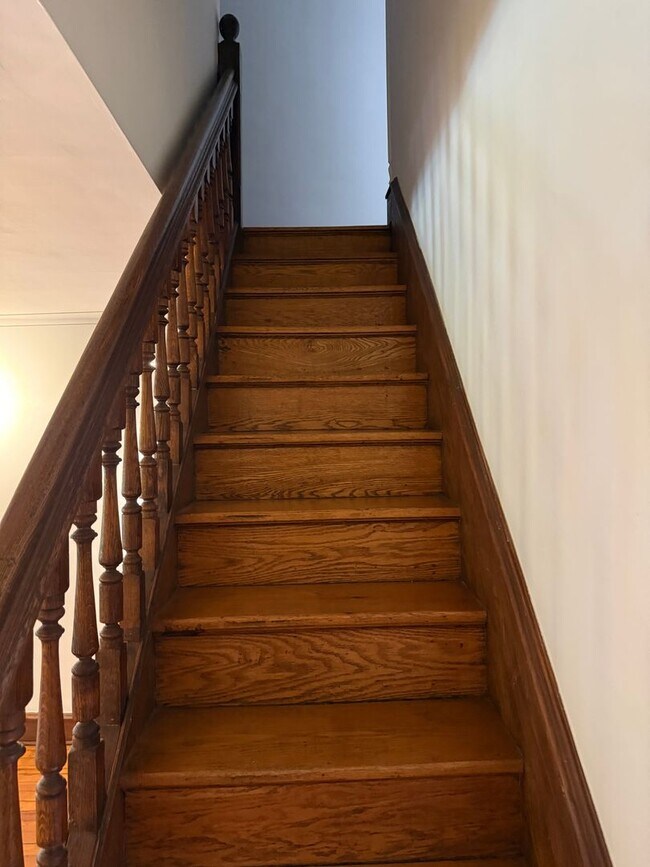 Building Photo - Charming and unique 3 bedroom, 3 bath townhome near Brandywine River and Zoo
