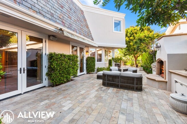 Building Photo - Stunning 3 Bedroom + Bonus Room 3.5 Bath A...