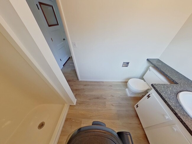 Building Photo - 3 Bedroom Family Home in the Harlow Street Bridge Area