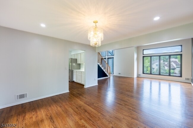 Building Photo - 9 Wick Ln