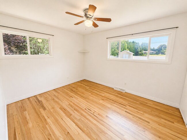 Building Photo - 12924 E 8th Ave
