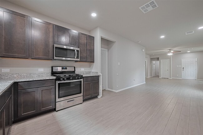 Building Photo - 24742 Russet Bluff Trl