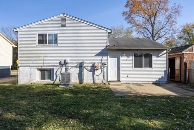 Building Photo - Spacious Split-Level Comfort & Modern Style in Columbus!