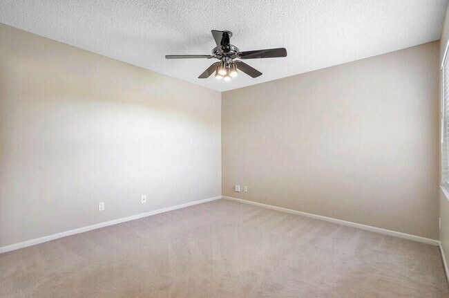 Building Photo - 10489 Mateo Ct