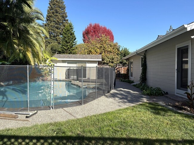 Building Photo - Beautiful Palo Alto Home with In-Law Suite, Central AC & Heated Pool