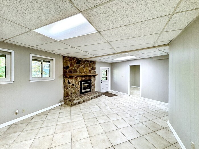 Building Photo - 5709 Vincent Rd