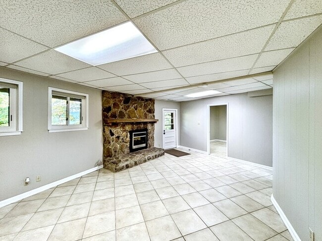 Building Photo - 5709 Vincent Rd
