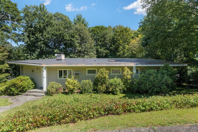 Building Photo - 26 Wilridge Rd