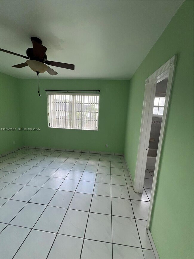 Building Photo - 9470 SW 79th St