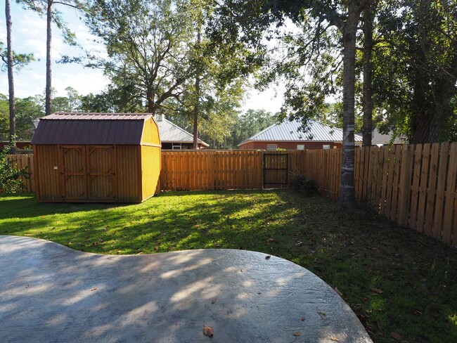 Building Photo - Gulf Shores Cottage close to park and scho...