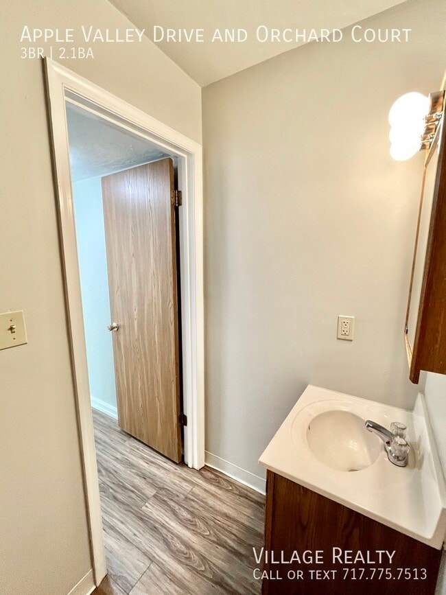 Building Photo - 710 Apple Valley Dr